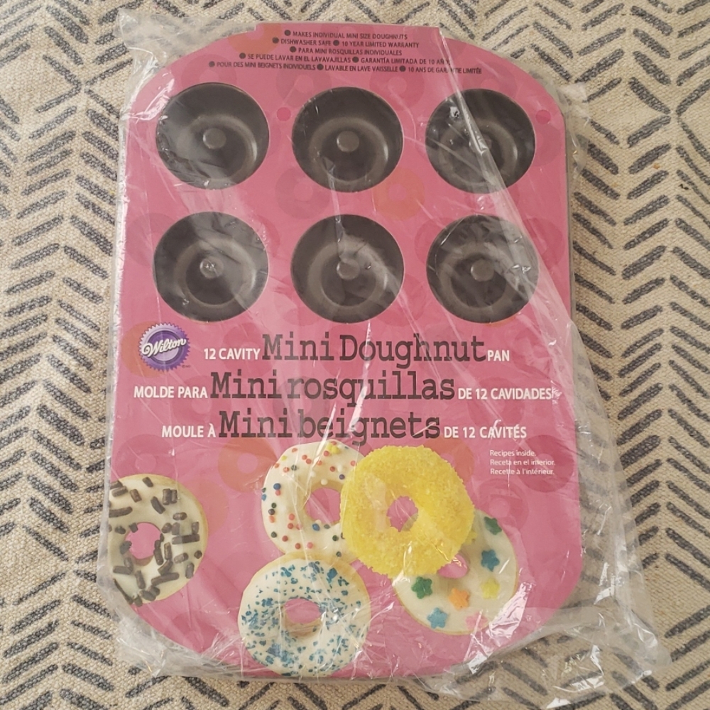 Wilton 12 Cavity Mini Doughnut Pan